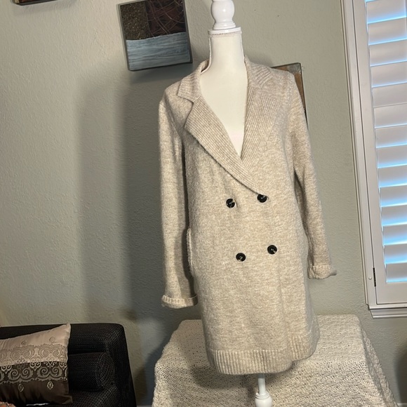 Joseph A Sweaters - Joseph A Cream Colored Cardigan in Size Medium